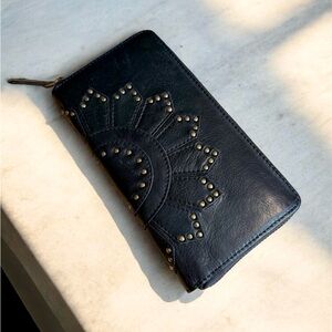 VILENCA HOLLAND Continental Black Studded Women's Wallet